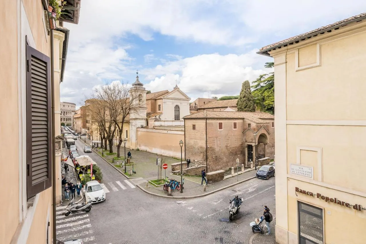 The Small Nest At Coliseum Rome 0*,